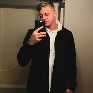 Meet your Posher, Aaron